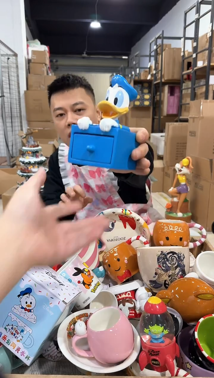 瓷片唐老鸭抽屉首饰盒