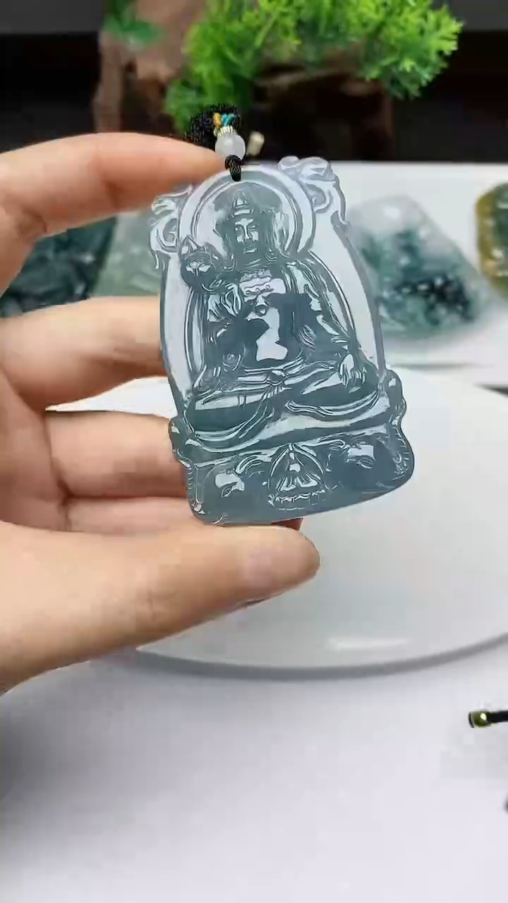 【闪购商品】翡翠颈饰未镶嵌