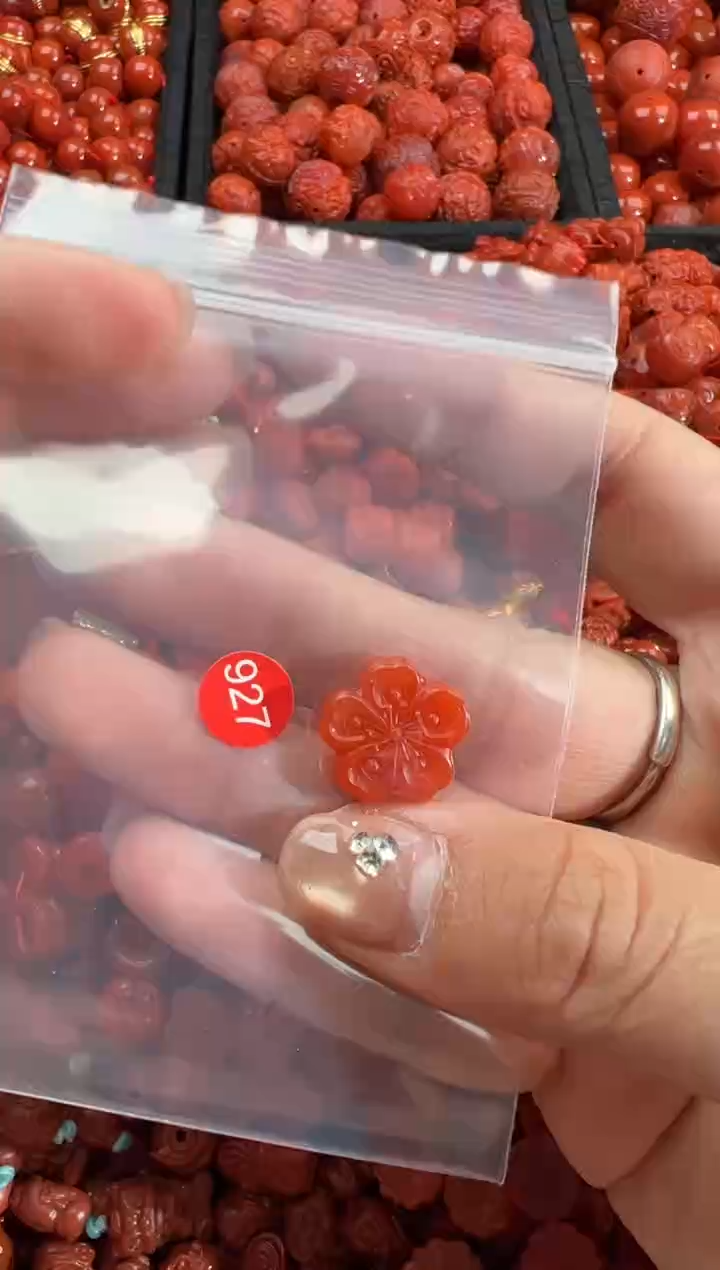 南红玛瑙未镶嵌颈饰1