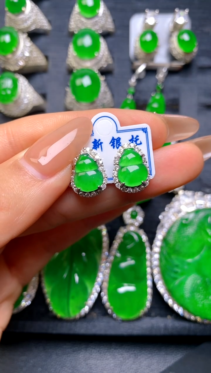 【闪购商品】翡翠耳钉银S925镶嵌葫芦耳钉