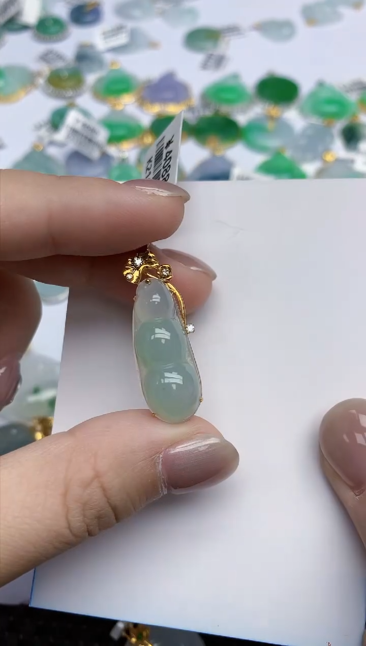 【闪购商品】翡翠挂件18K金镶嵌天然翡翠A货