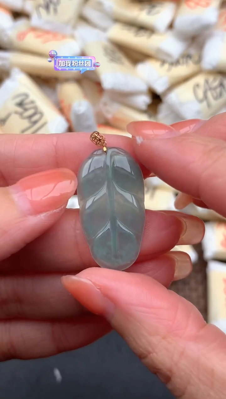 18K金镶嵌挂件翡翠福利