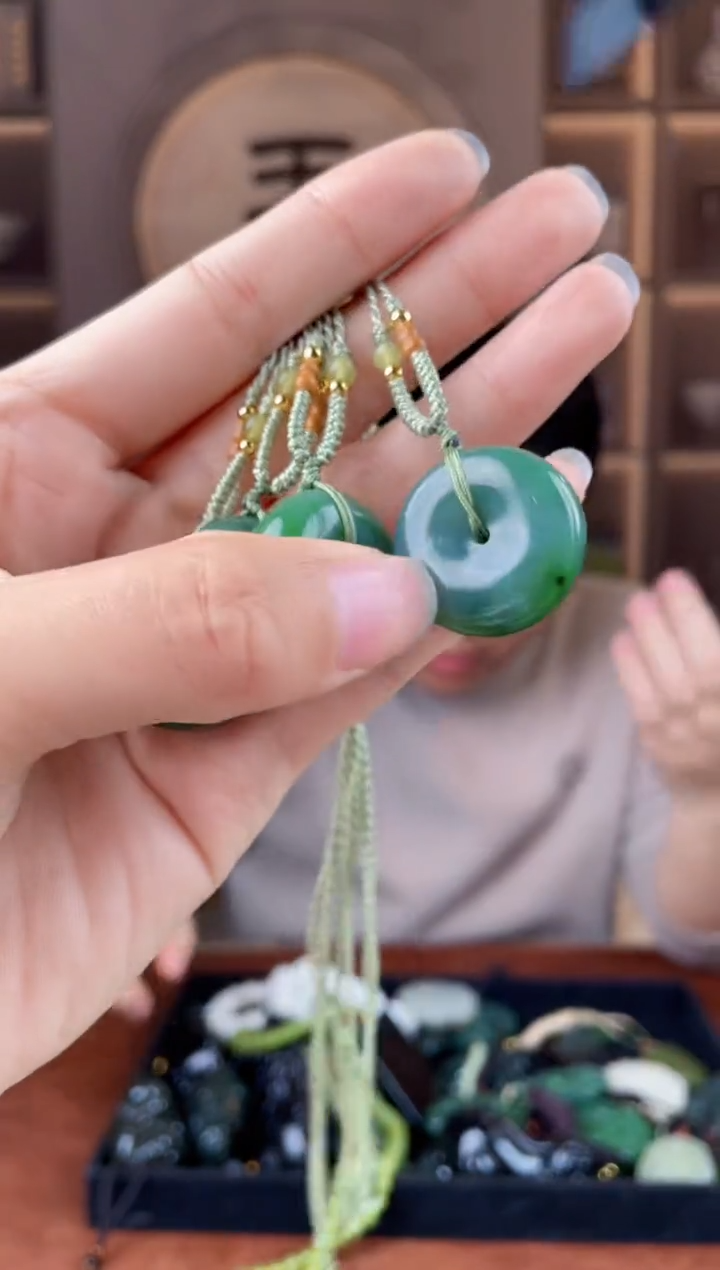 未镶嵌和田玉挂件拍一发一，多样性发货