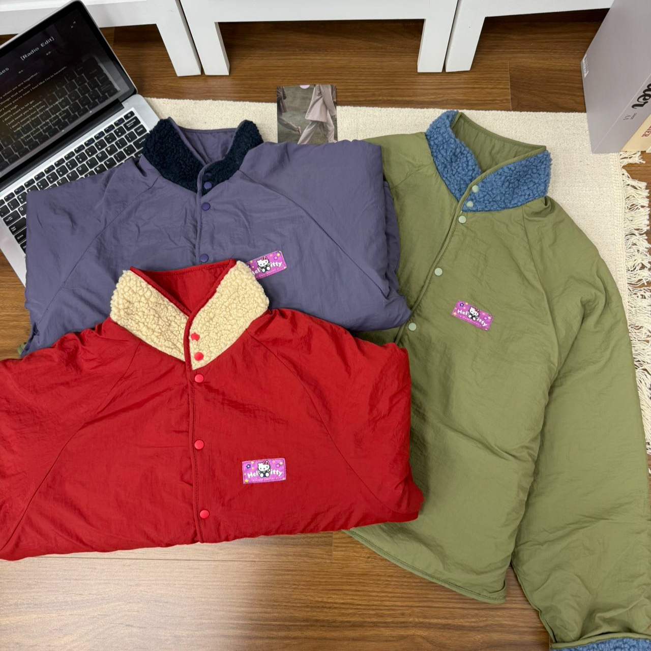 【KT两面穿】秋冬保暖翻领通勤风加绒加厚款卡通毛毛外套-FX13