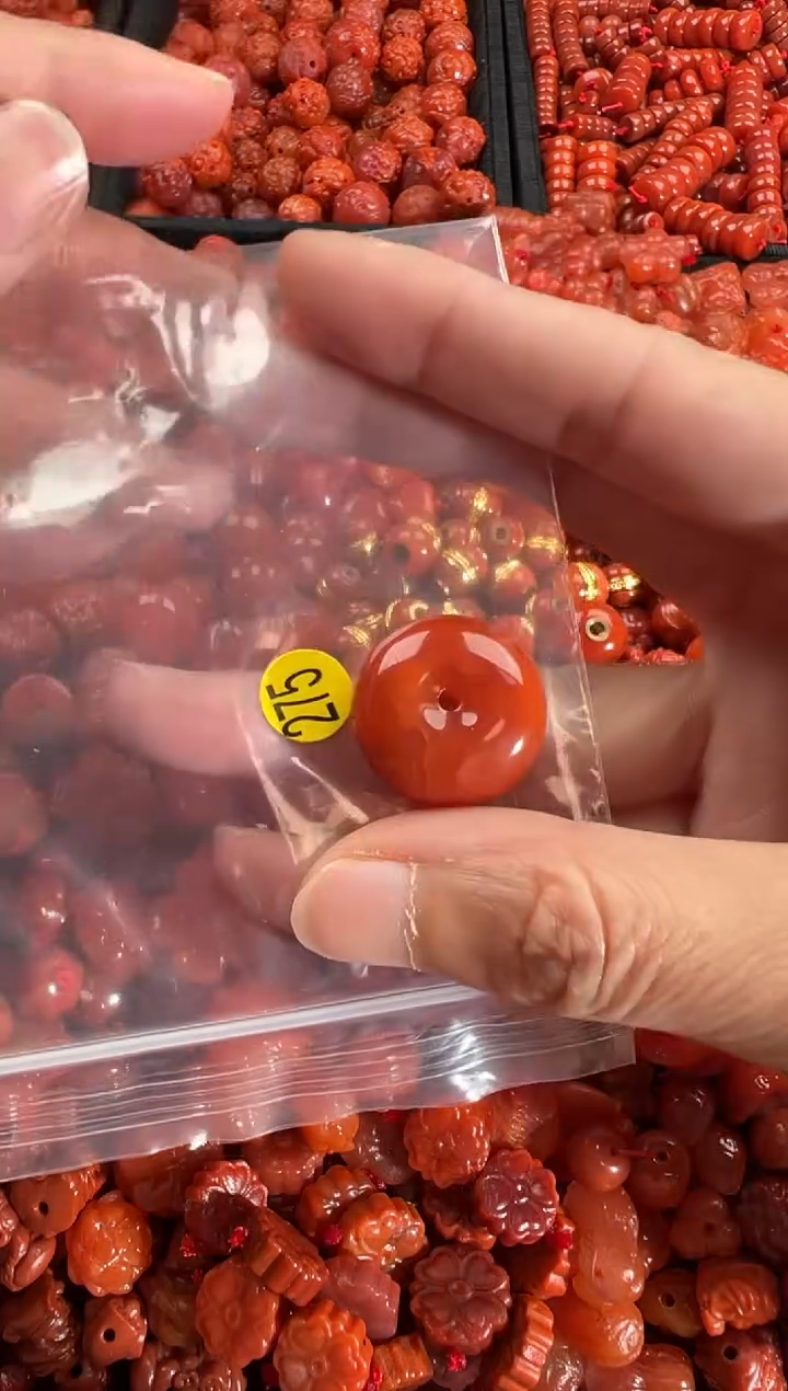 【闪购商品】南红玛瑙颈饰未镶嵌1