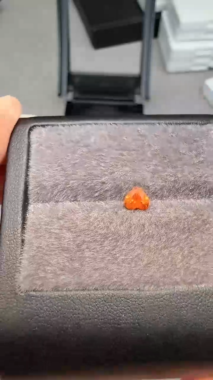 【闪购商品】石榴石（芬达石）裸石未镶嵌0.8ct-A212-1p