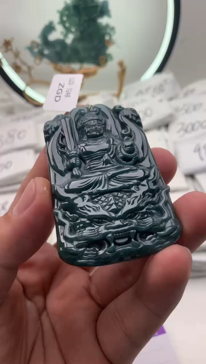 【闪购商品】翡翠颈饰未镶嵌不动
