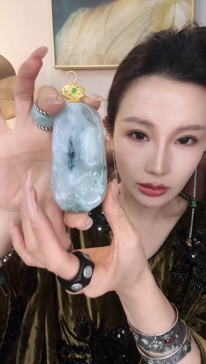 颈饰未镶嵌翡翠?**子翡翠E404