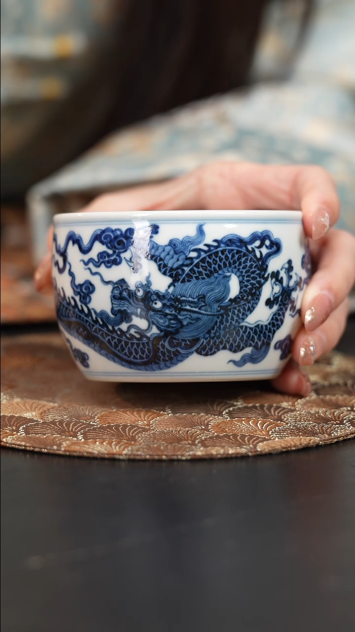 【闪购商品】杯快雪时晴青花龙杯