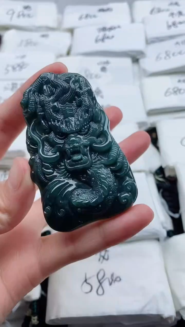 颈饰未镶嵌翡翠8