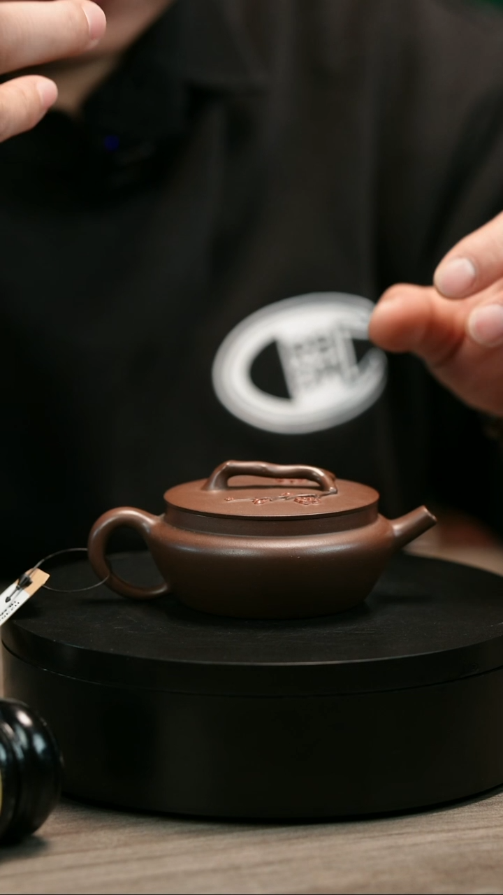 茶壶紫砂输****…H2354赵信军底槽青堆绘梅碗