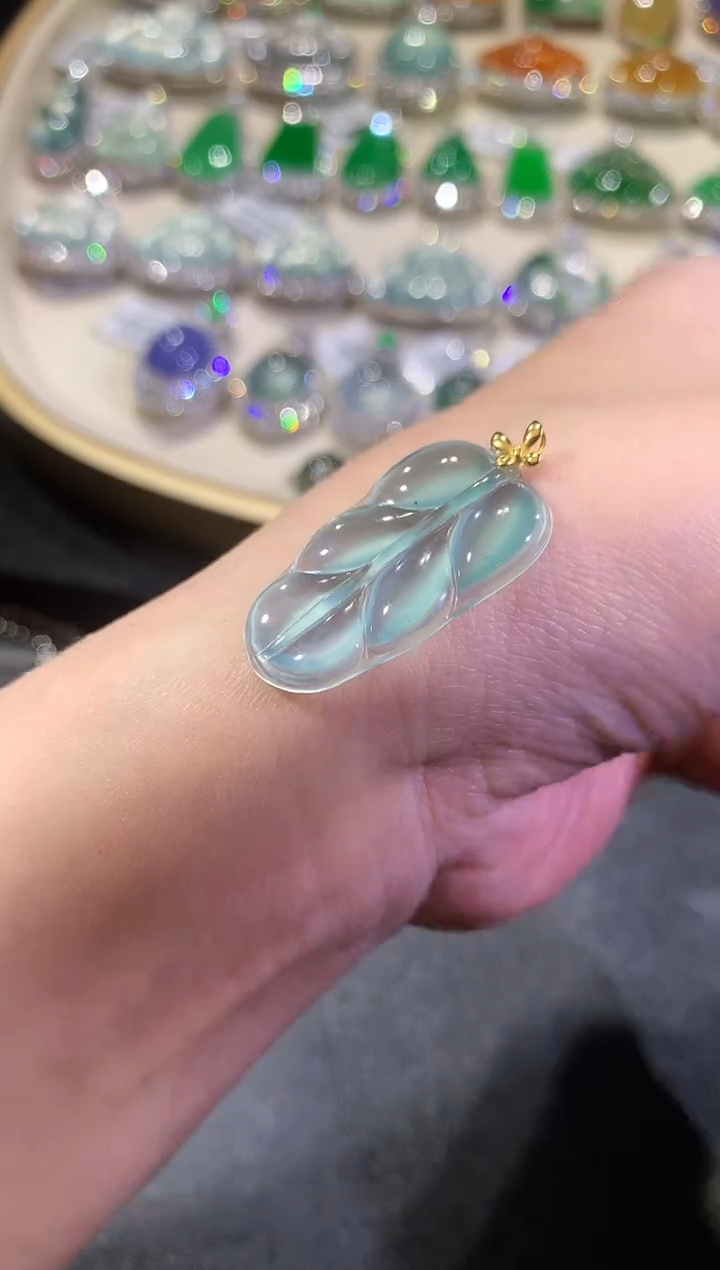 【闪购商品】翡翠吊坠(不含链)18K金镶嵌3-叶子（多样性发货一件