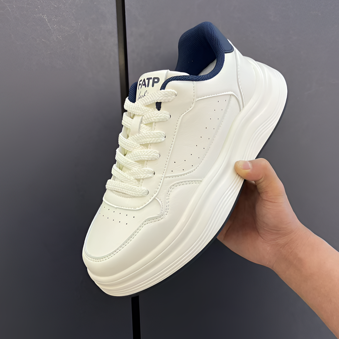 冬季新款男鞋软底板鞋男士百搭增高防水运动鞋厚底休闲小白鞋潮鞋