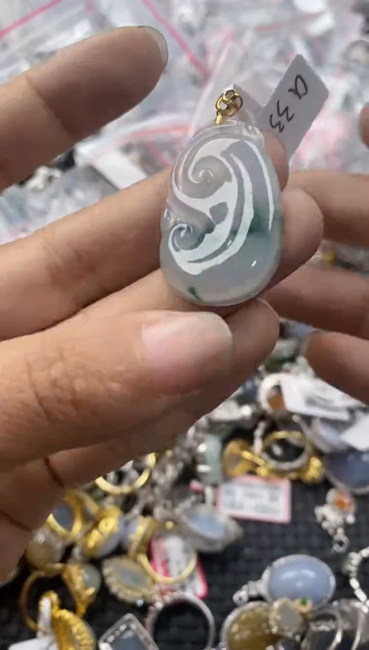 18K金镶嵌戒指翡翠666                 8