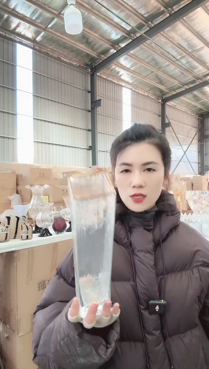 042直播玻璃花瓶