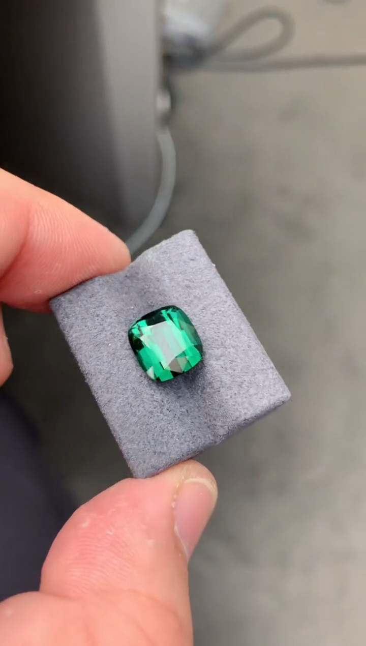【闪购商品】碧玺裸石未镶嵌4.5ct 绿碧玺