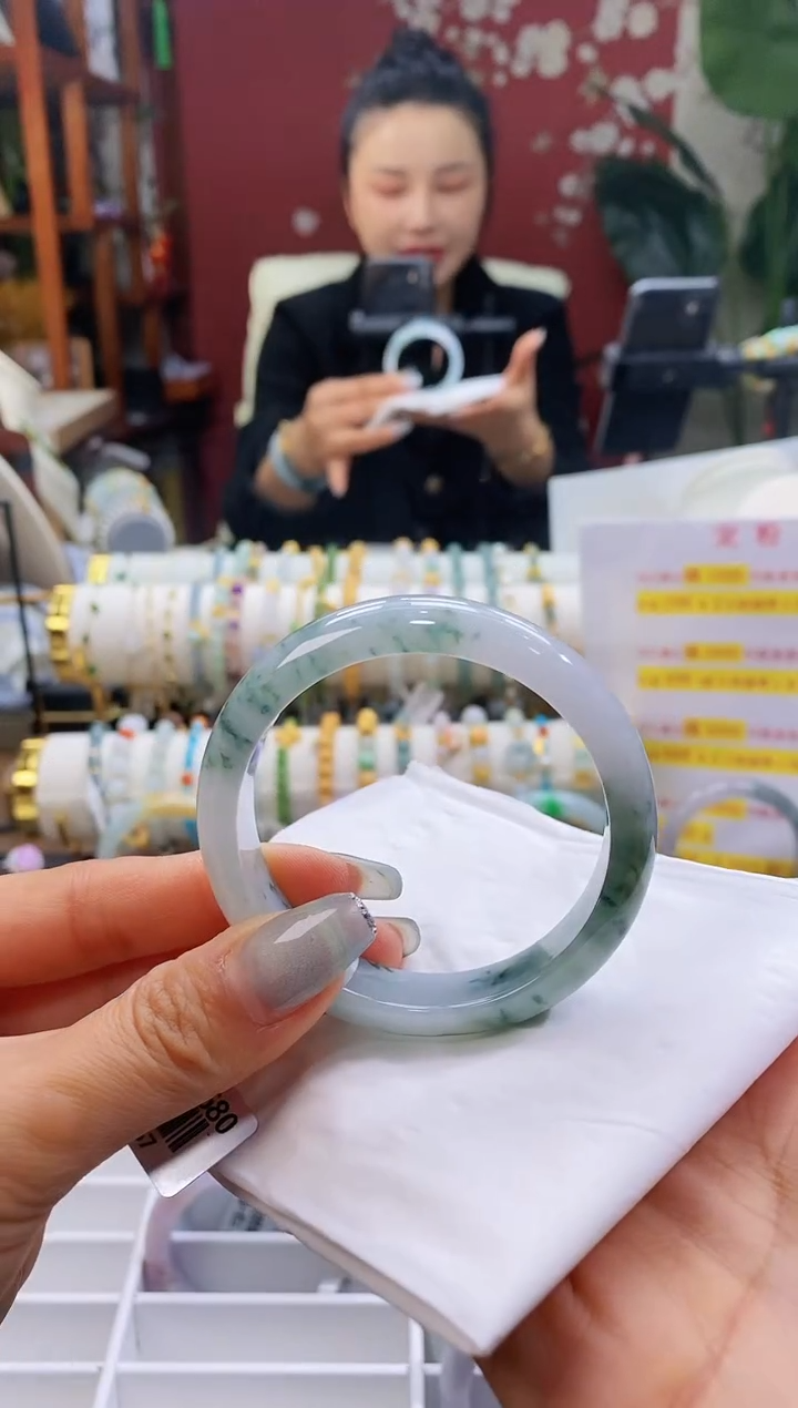 【闪购商品】翡翠手镯未镶嵌26冰飘花52-54/12.2*6.9