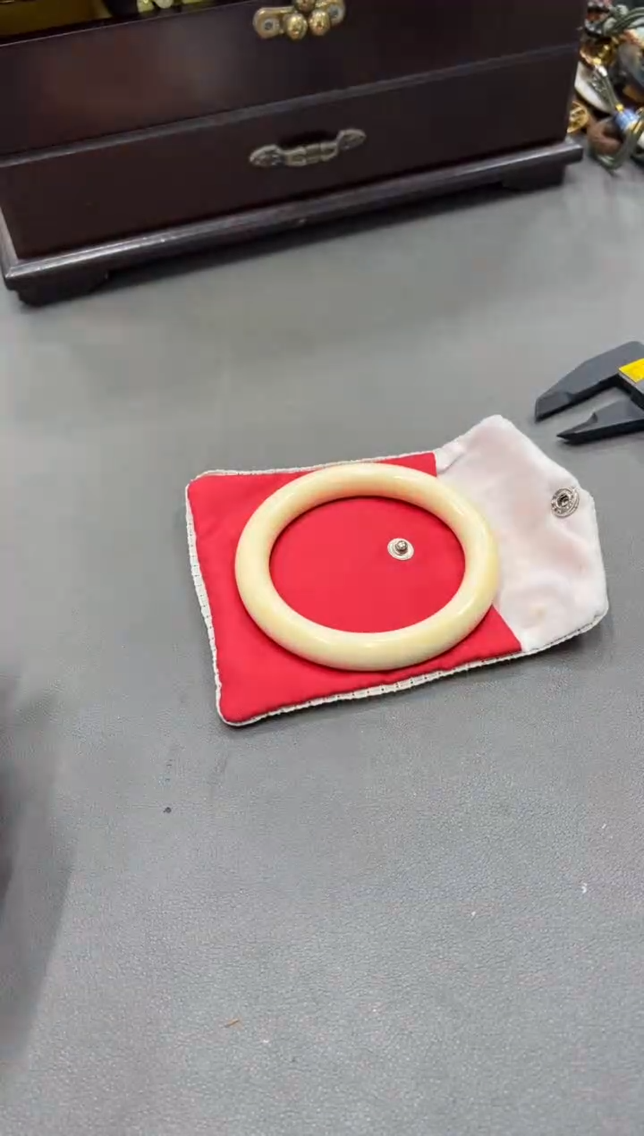 树脂名*工艺品小四孤品收藏