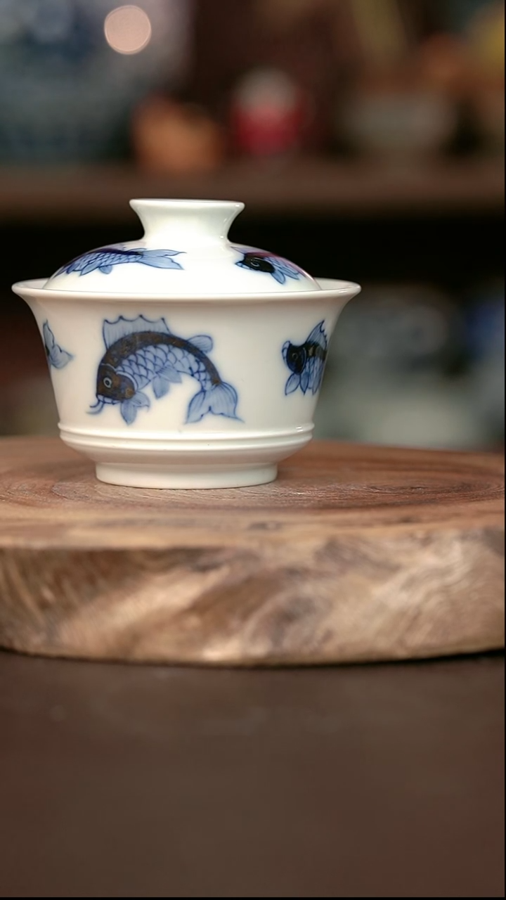 手绘微瑕高温现代瓷 柴窑   有暇 九条鱼矮马蹄150C