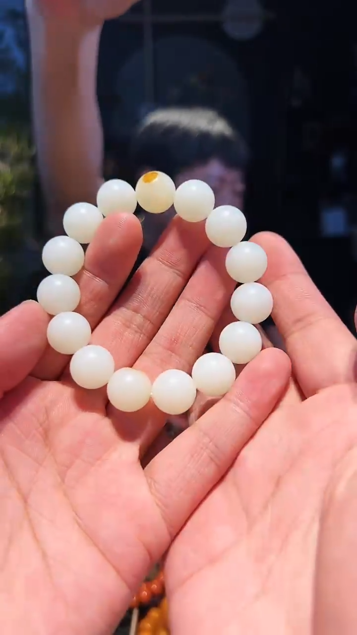 【闪购商品】和田玉手串未镶嵌14+精圆挂皮