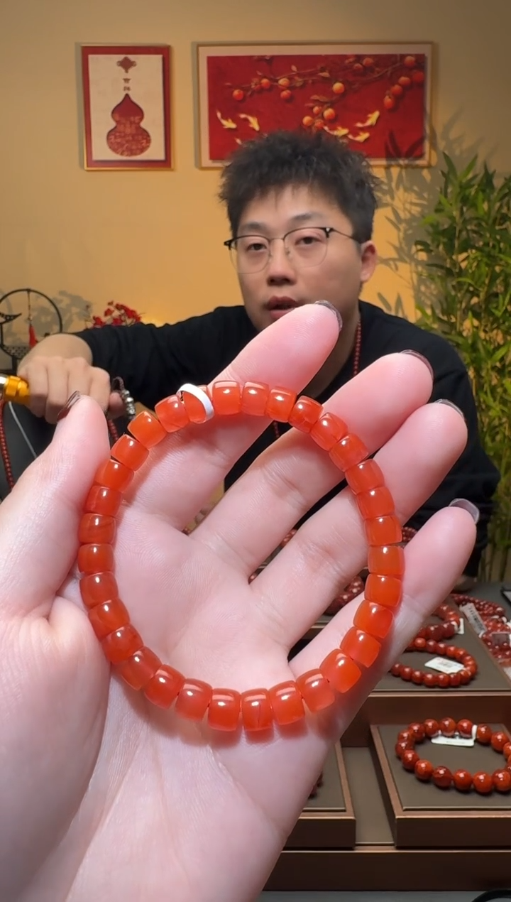 【闪购商品】南红玛瑙未镶嵌手串一条约7mm 多样性发货