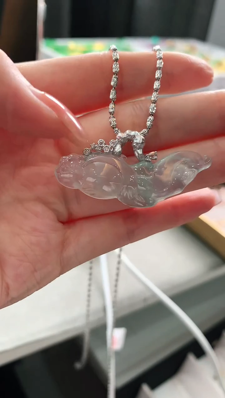 【闪购商品】翡翠吊坠(不含链)18K金镶嵌吊坠