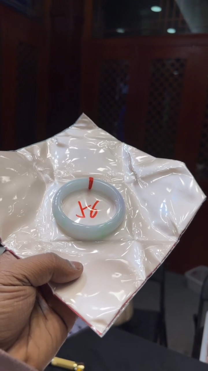 【闪购商品】翡翠手镯未镶嵌手镯