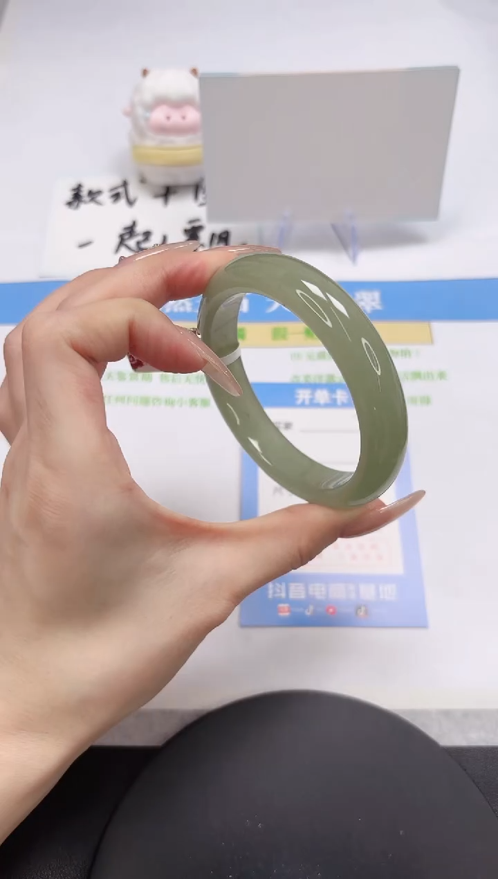 【闪购商品】石英质玉手镯未镶嵌A73-58.8