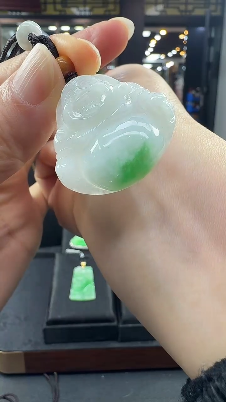 颈饰未镶嵌翡翠毛*佛公挂件