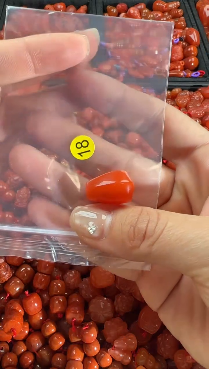 【闪购商品】南红玛瑙颈饰未镶嵌1