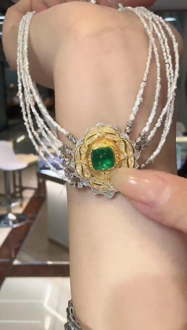 18K金镶嵌项链祖母绿12.63ct