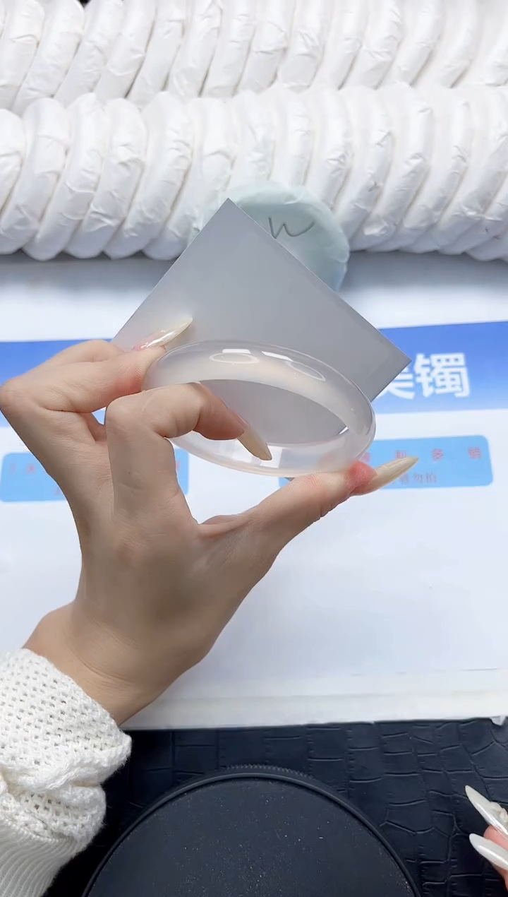 石英质玉手镯未镶嵌83-56.5