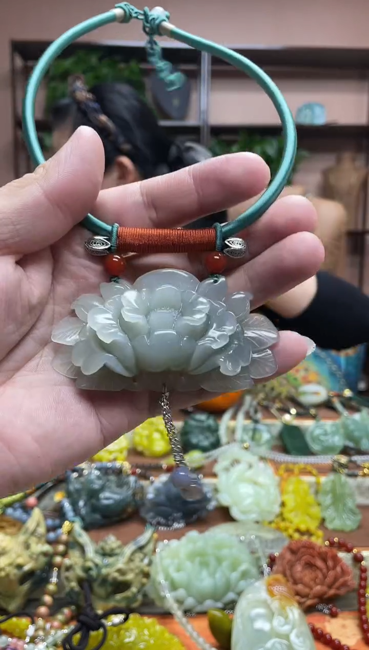 未镶嵌岫玉吊坠·
