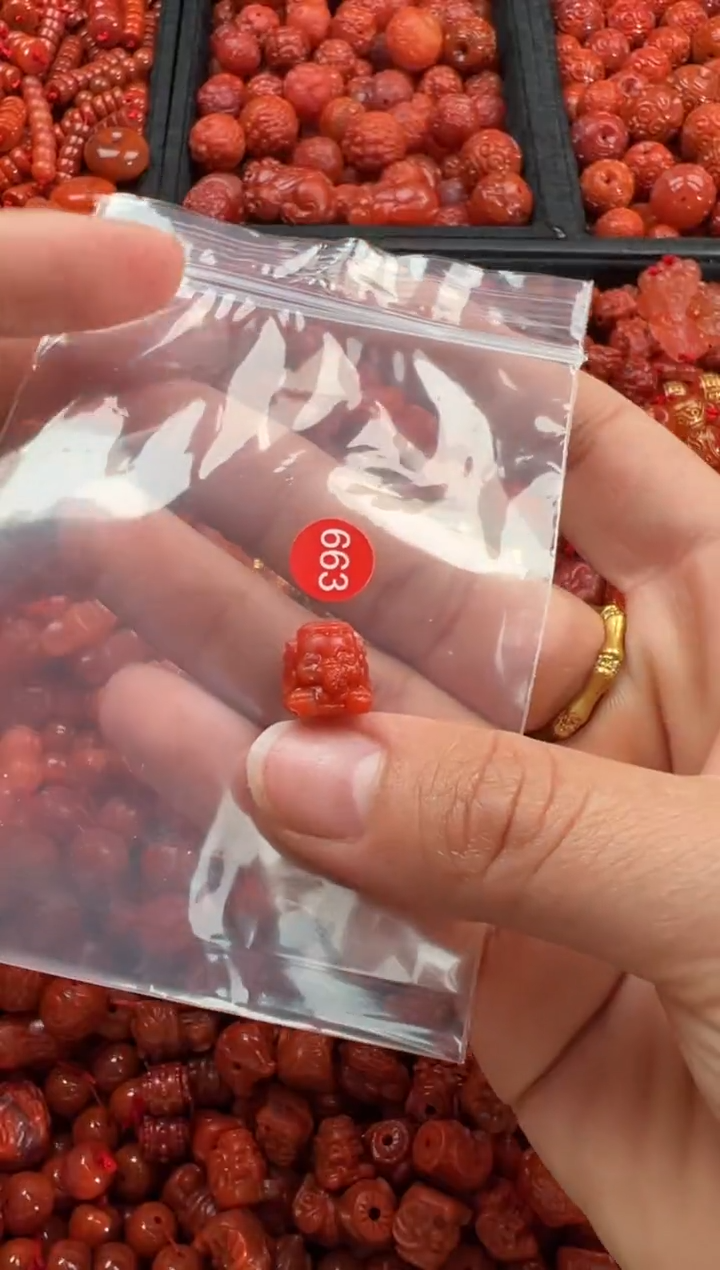 【闪购商品】南红玛瑙颈饰未镶嵌1