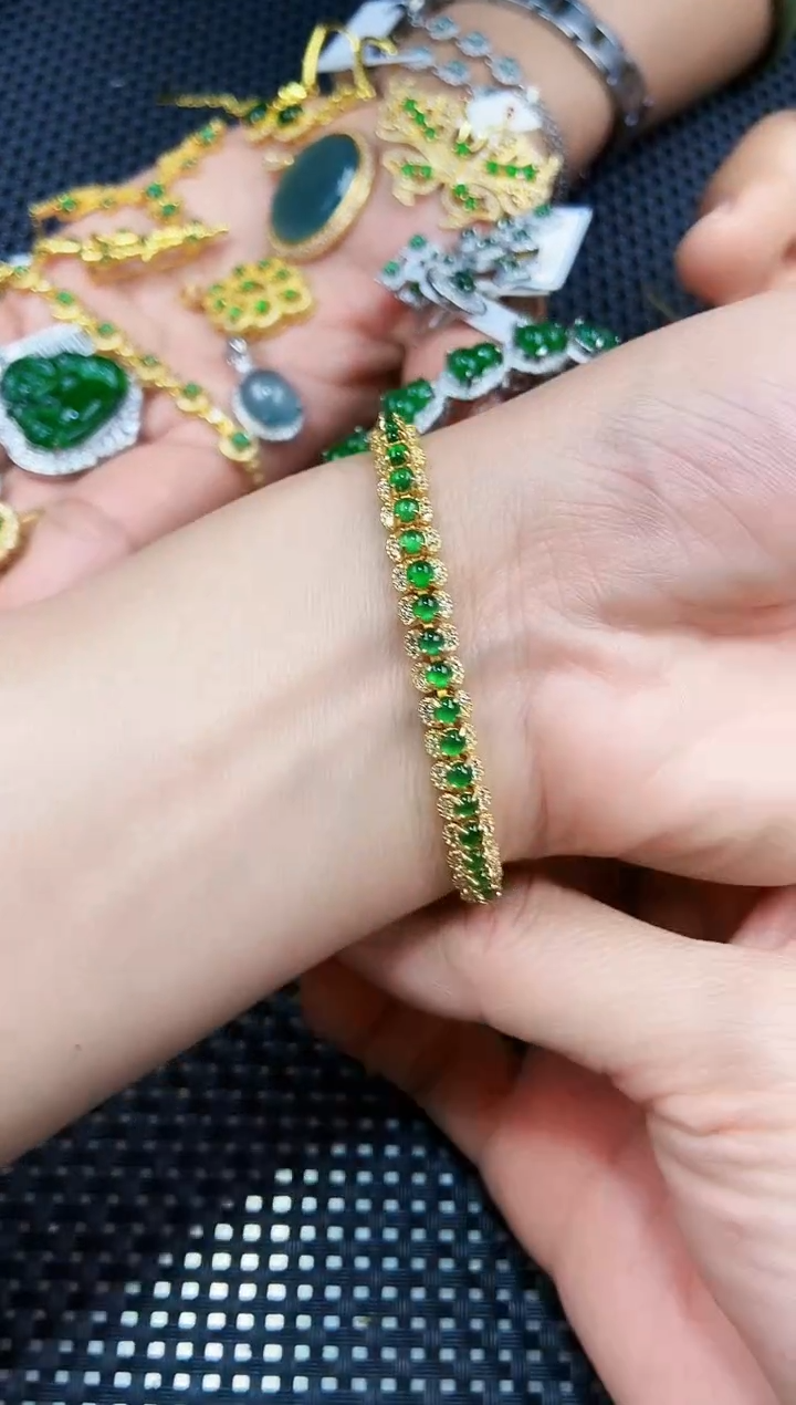 【闪购商品】翡翠手链未镶嵌111111111