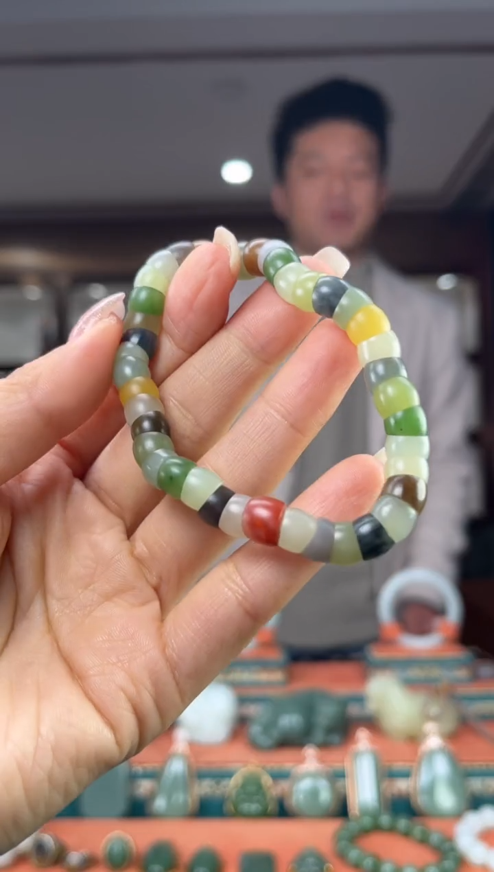 颈饰未镶嵌和田玉佩佩