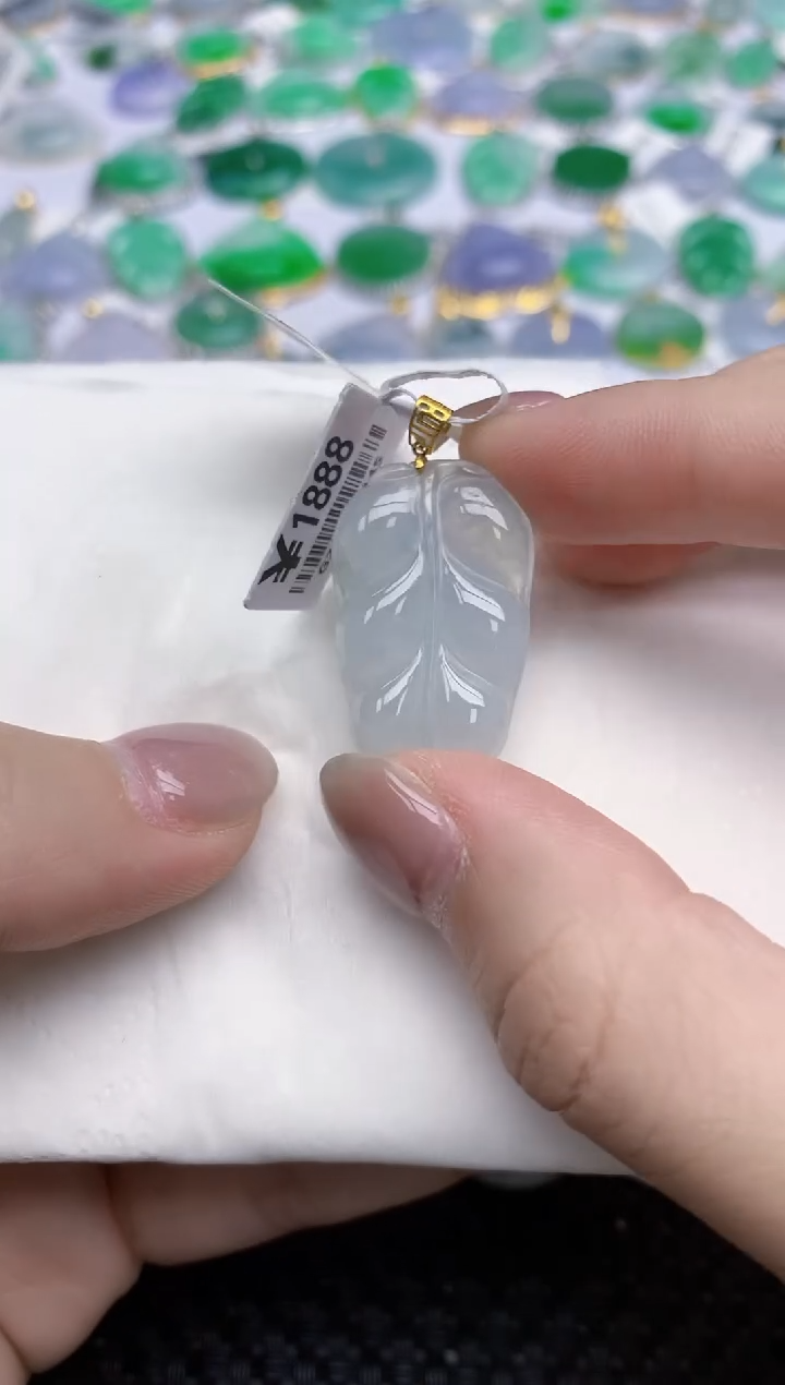 【闪购商品】翡翠颈饰未镶嵌天然翡翠A货