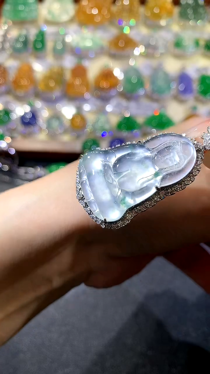 【闪购商品】翡翠吊坠(不含链)18K金镶嵌279-观音