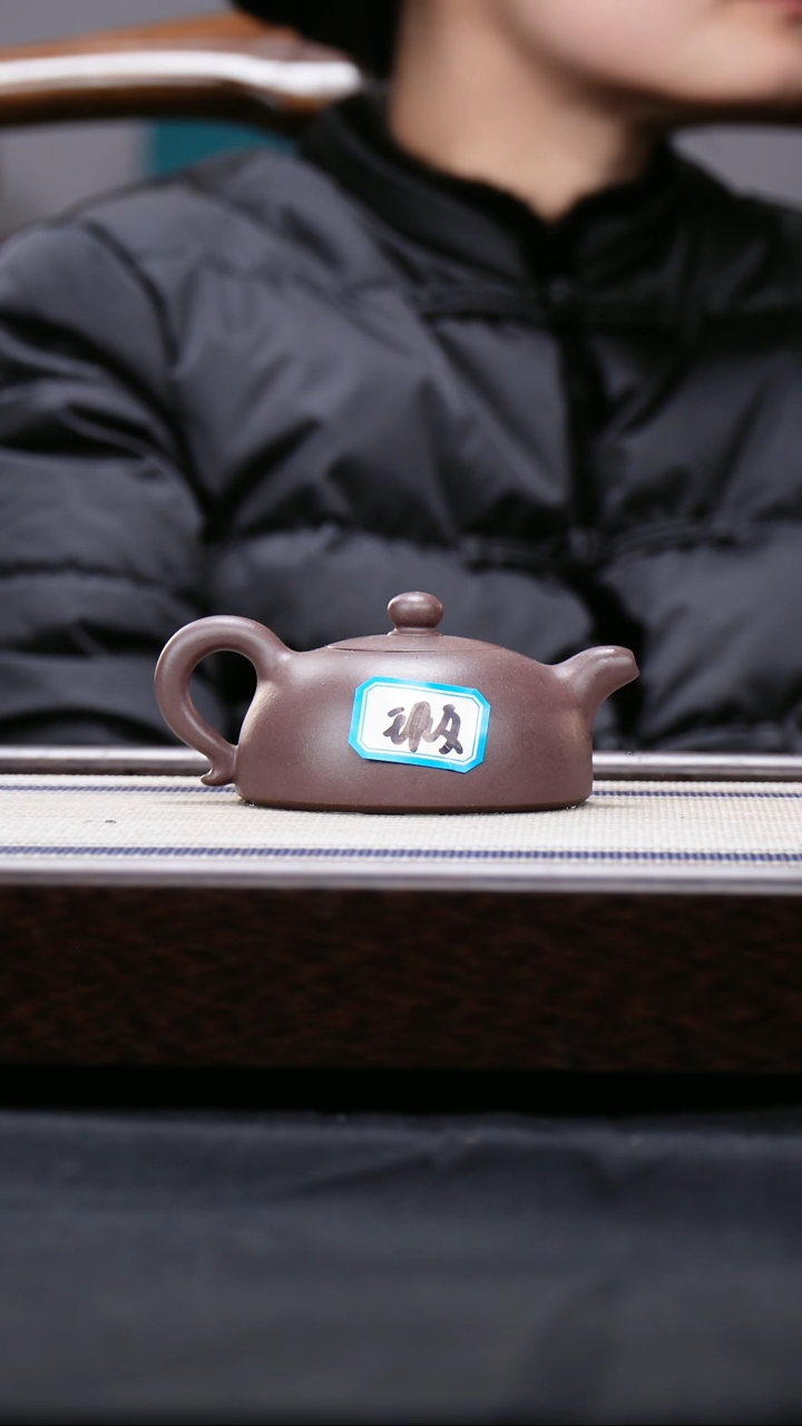 【闪购商品】紫砂茶壶微瑕 四号井低槽青 半月壶
