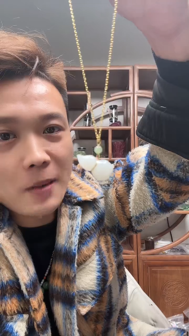 吊坠(赠链)未镶嵌和田玉P-19