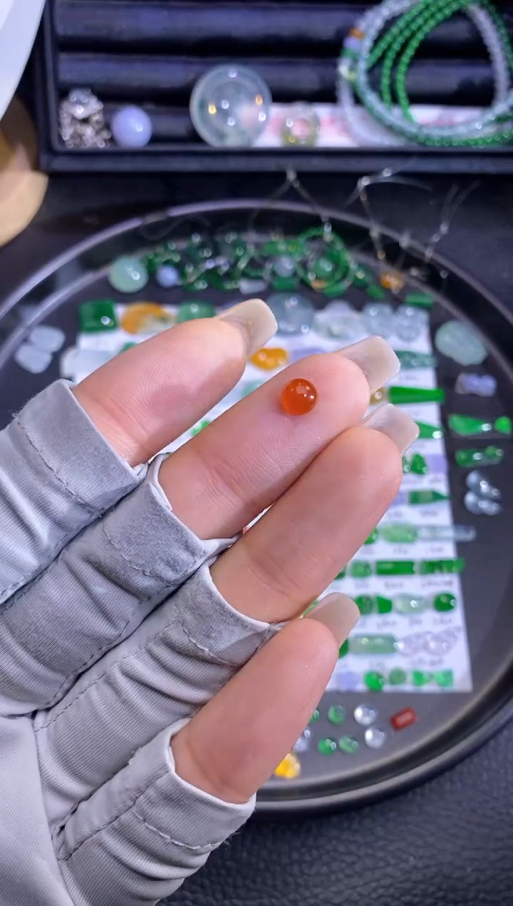 未镶嵌挂件翡翠蛋