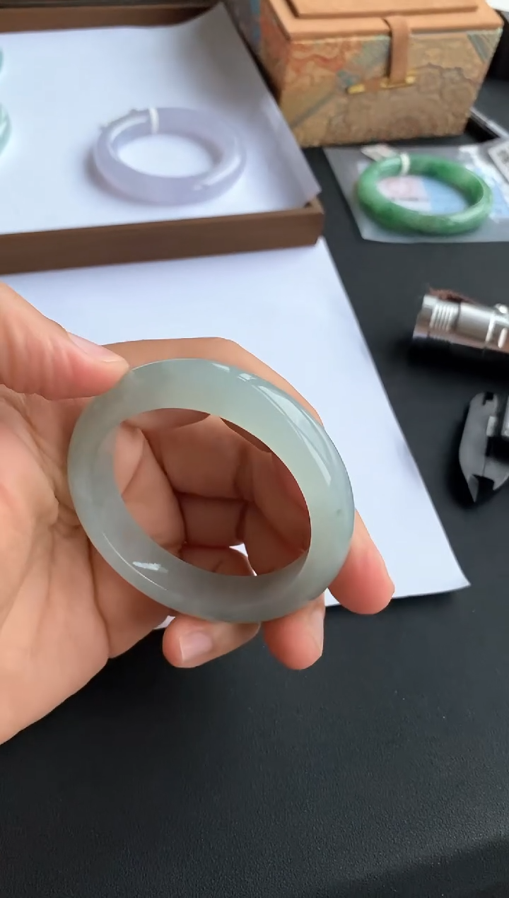 翡翠手镯未镶嵌47号53.2*12.8*8.4