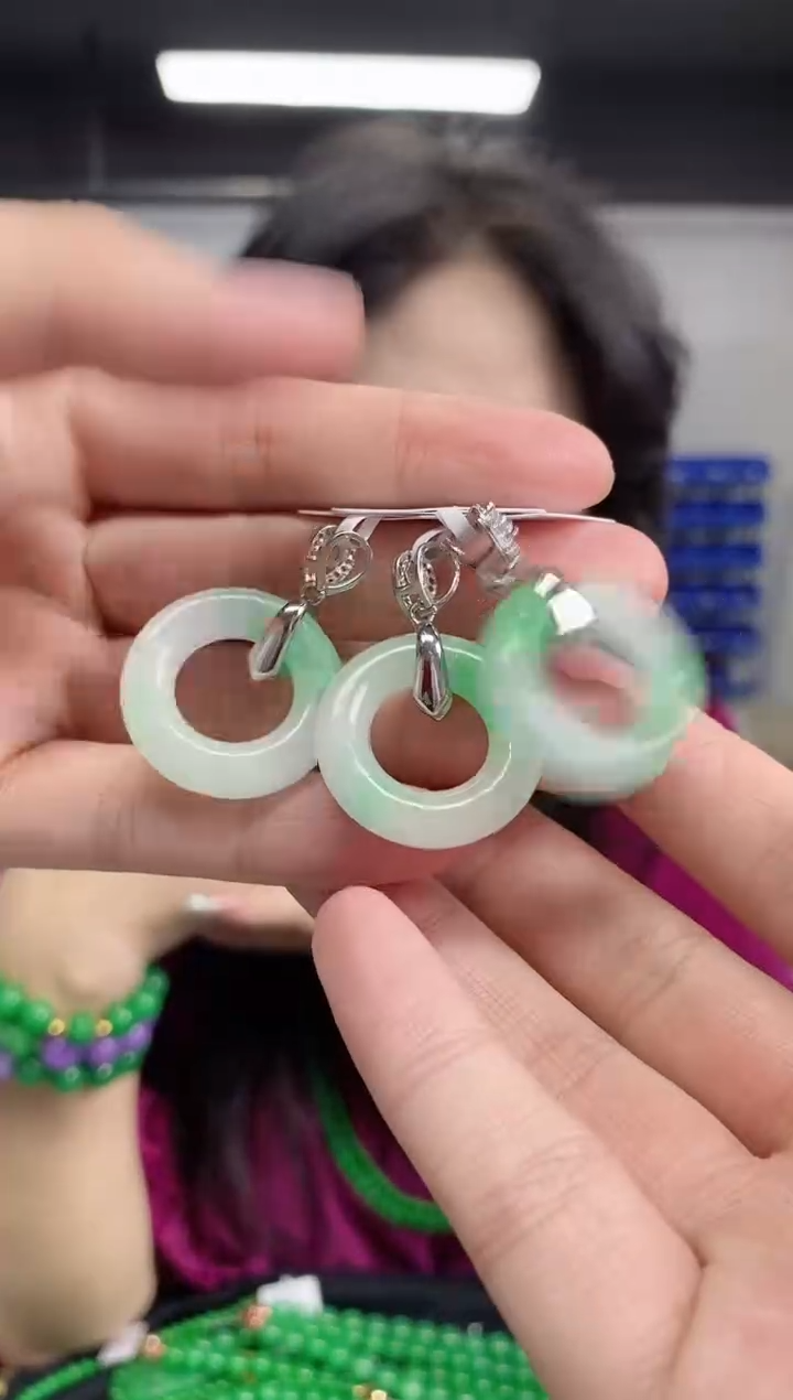 翡翠未镶嵌颈饰闪购链接 多样性发其一颜色微差