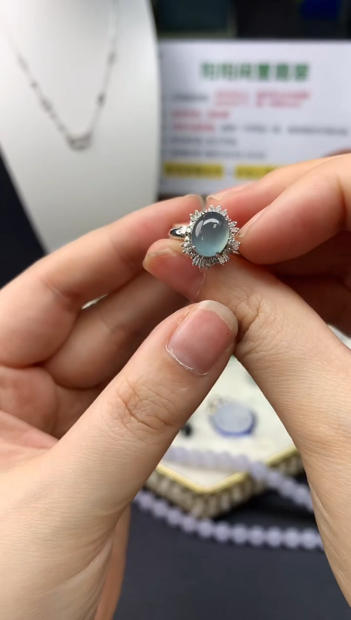 【闪购商品】翡翠颈饰18K金镶嵌翡翠戒指|不退不换