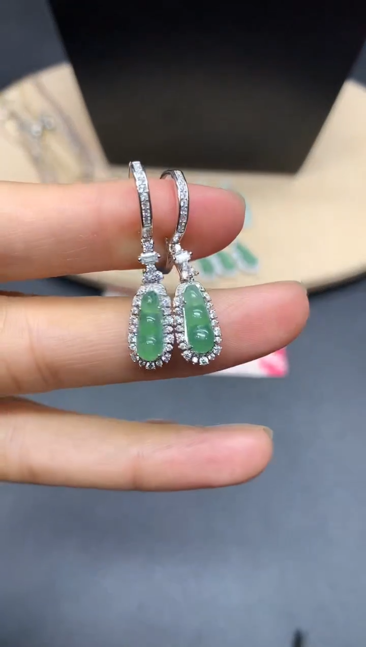 【闪购商品】翡翠耳饰银S925镶嵌福豆【无服务费】