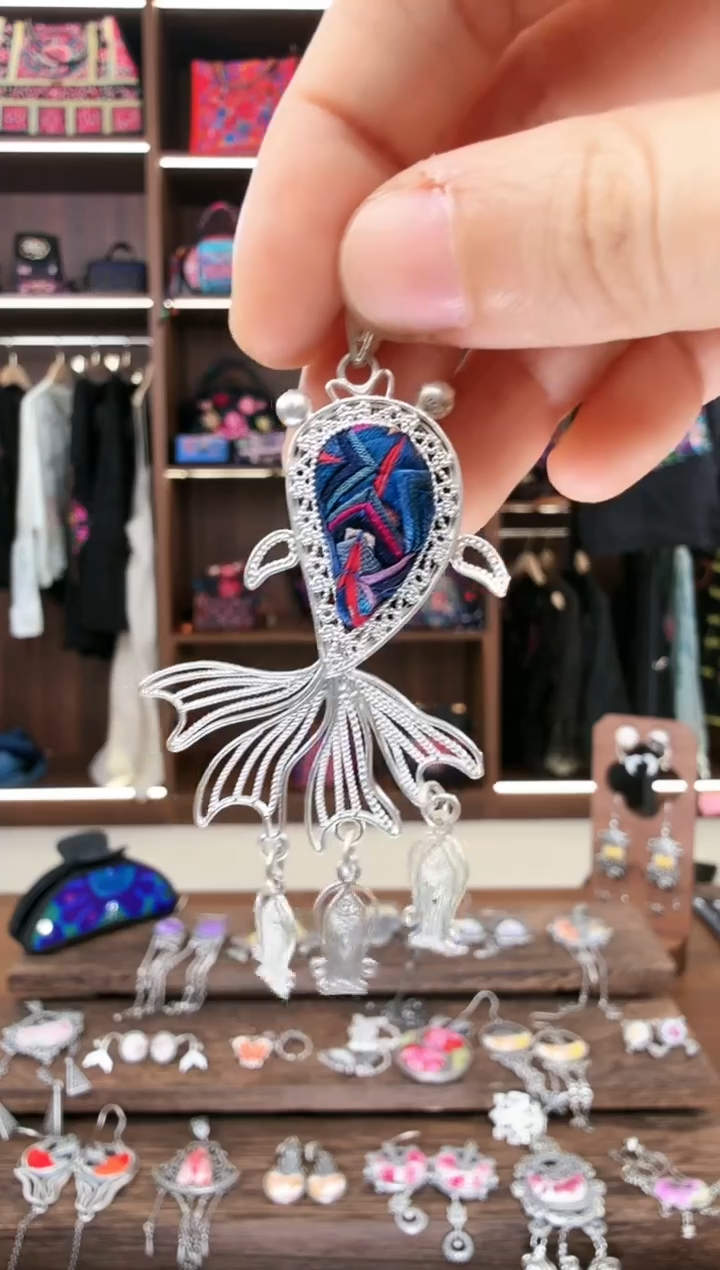 【闪购商品】织绣126蚩梦苗族古绣