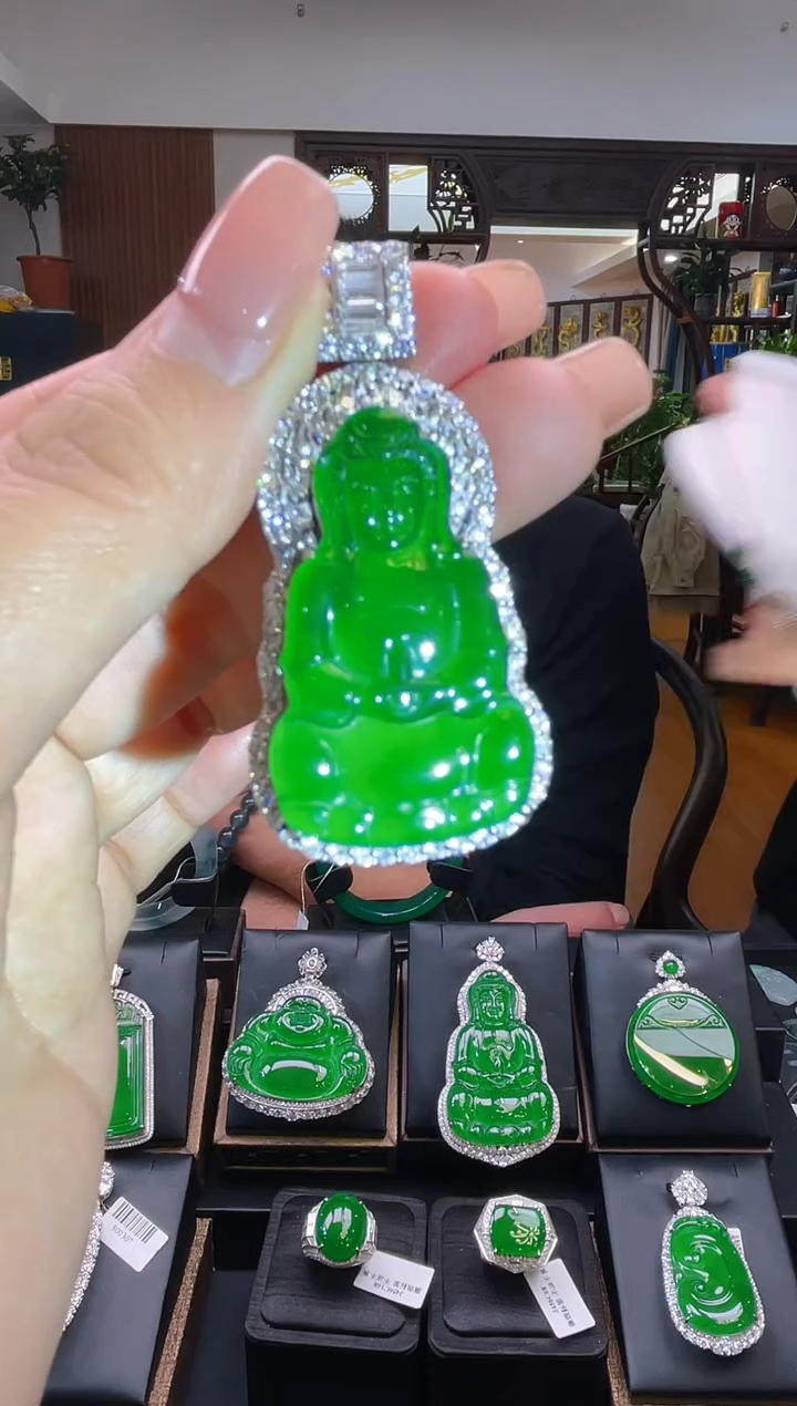 【闪购商品】翡翠吊坠(不含链)未镶嵌翡翠吊坠