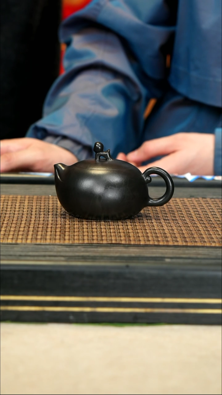 【闪购商品】紫砂茶壶ZCJ131马上封侯