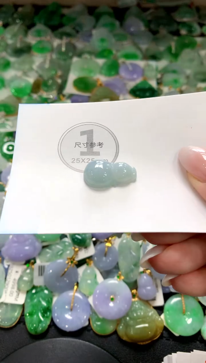 翡翠未镶嵌颈饰1111111111111111