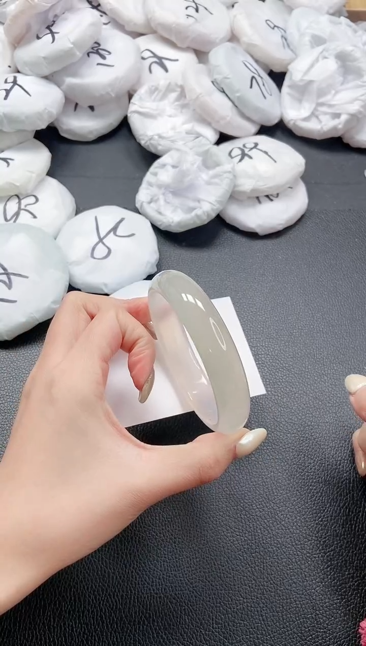 【闪购商品】石英质玉手镯未镶嵌 9L177-62